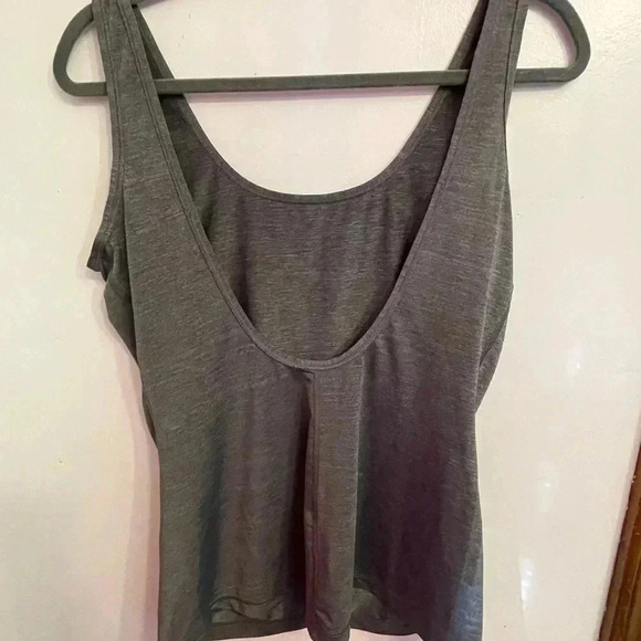 Nike Scoop back athletic top size L gray - Picture 2 of 3